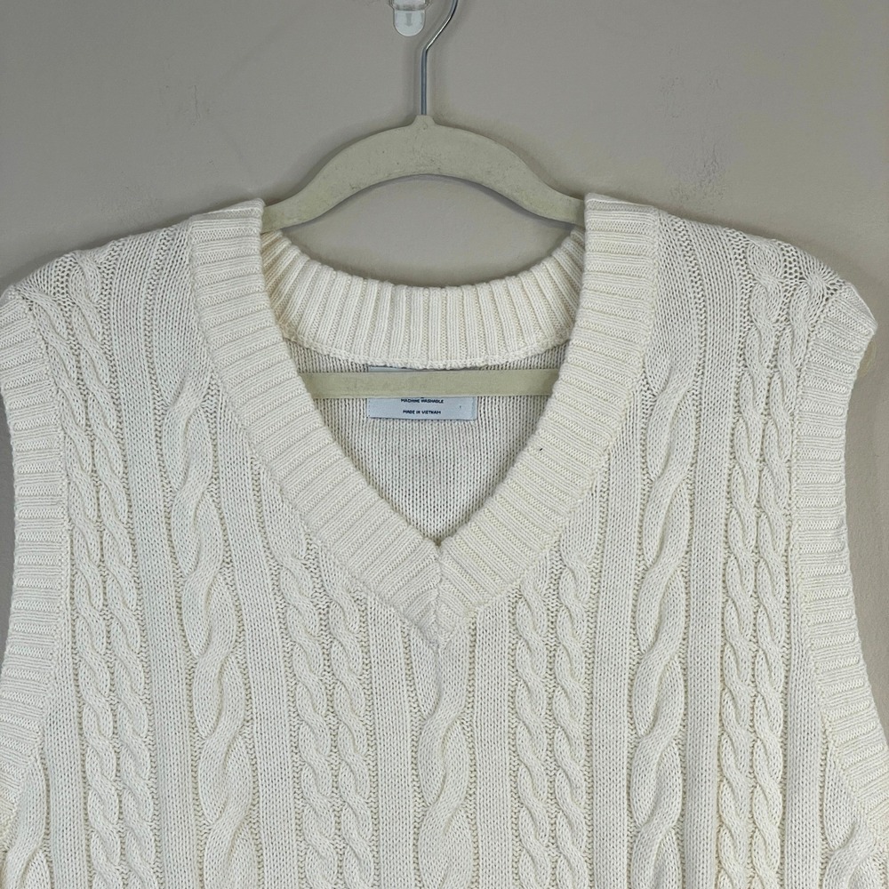 Old Navy Chunky Cable Knit Sweater Vest Women Large Varsity Preppy Layer Neutral - Picture 3 of 11